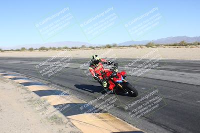 media/Dec-01-2025-Moto Forza (Mon) [[2daa91e15f]]/2-Intermediate Group/Session 4 (Turn 10 Inside)/